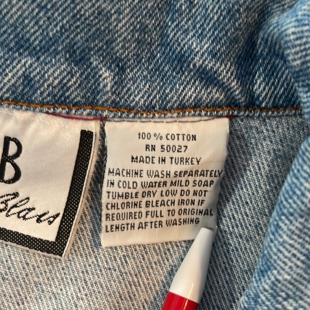 Vintage Bill Blass Made in Turkey Light Denim Vest- Size Medium - Picture 6 of 7
